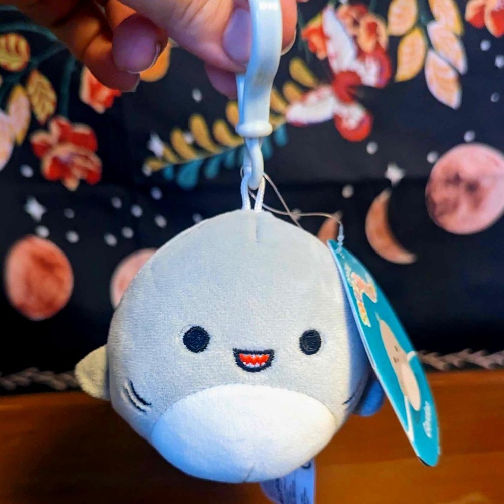 Squishmallows Gordon the Shark Clip BNWT